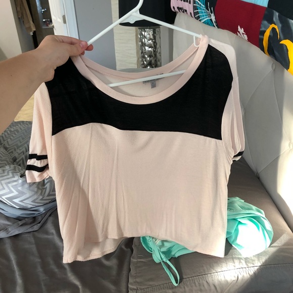 CROP TOP BUNDLE!! - Picture 6 of 8